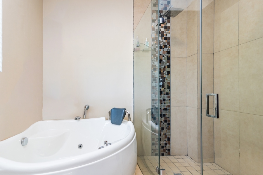 5 Bedroom Property for Sale in Hartebeesfontien AH North West